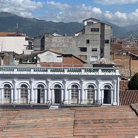 Del Parque Hotel & Suites クエンカ エクステリア 写真
