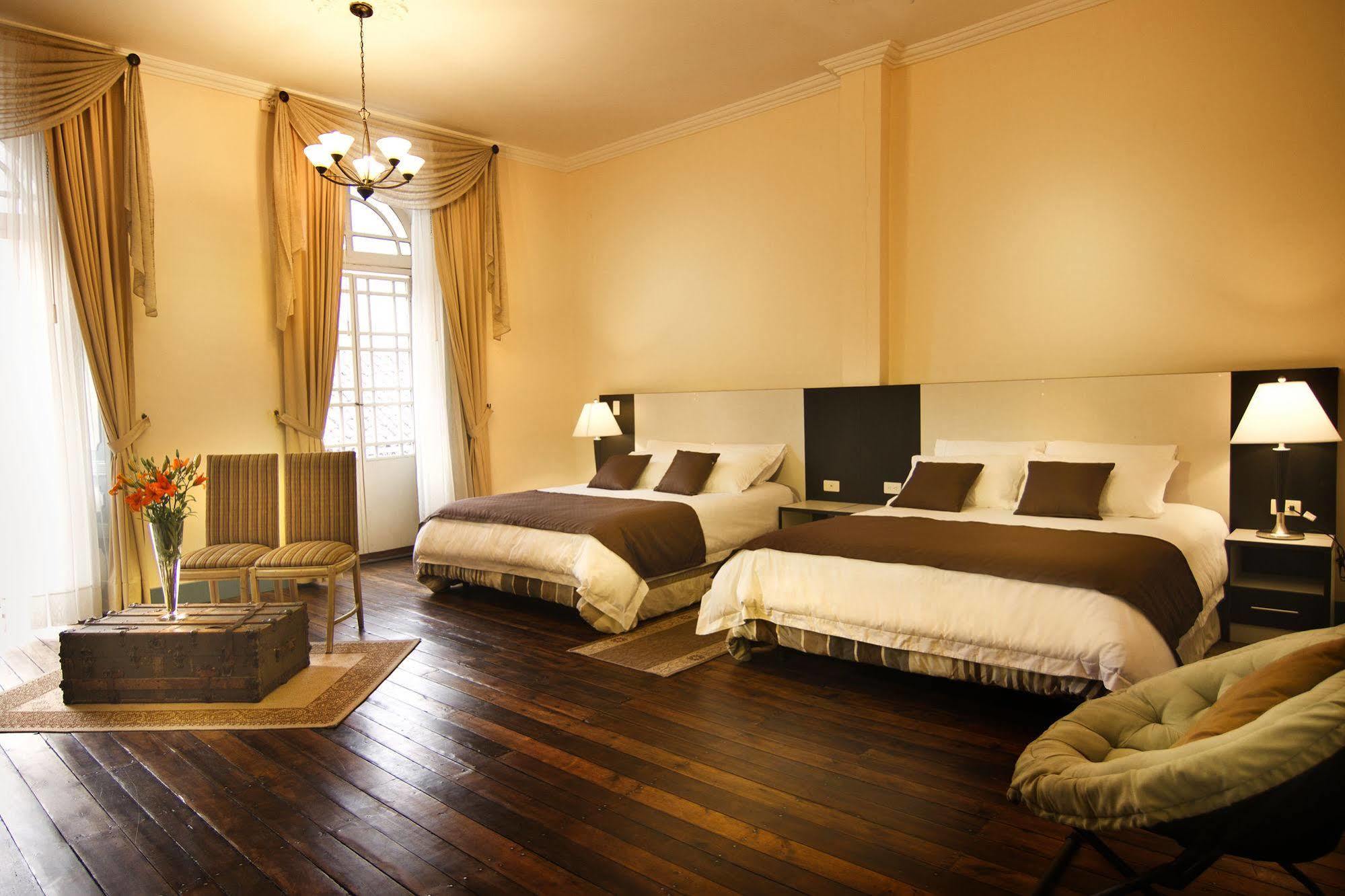 Del Parque Hotel & Suites クエンカ エクステリア 写真